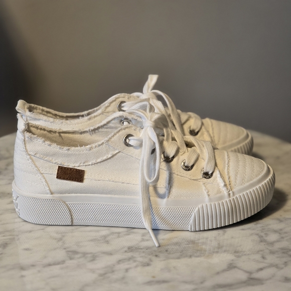 BLOWFISH Malibu Womens White Canvas Sneakers Size 7 LIKE-NEW - Picture 9 of 14